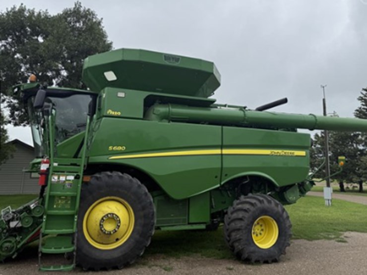 2015-john-deere-s680-image-1