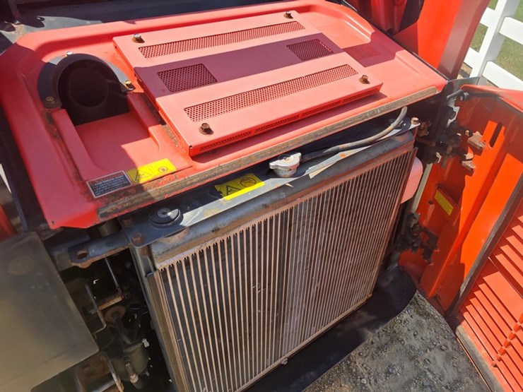 kubota-svl65-2-image-6