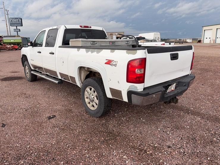 2014-chevrolet-silverado-2500-image-6