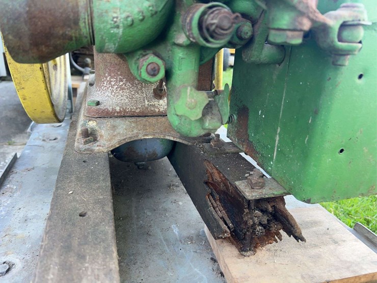 john-deere-e-1-1/2hp-image-11