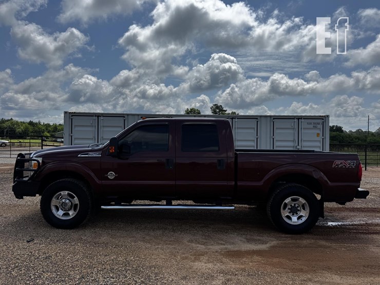 2015-ford-f250-sd-xlt-image-2