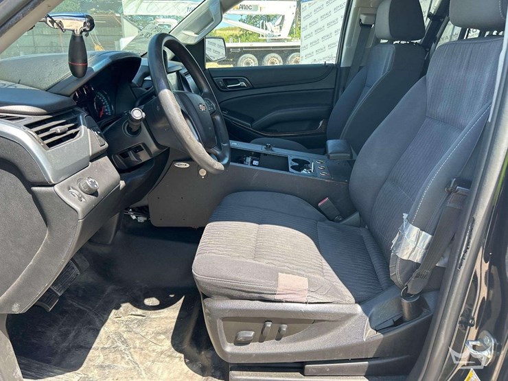 2019-chevrolet-tahoe-image-12