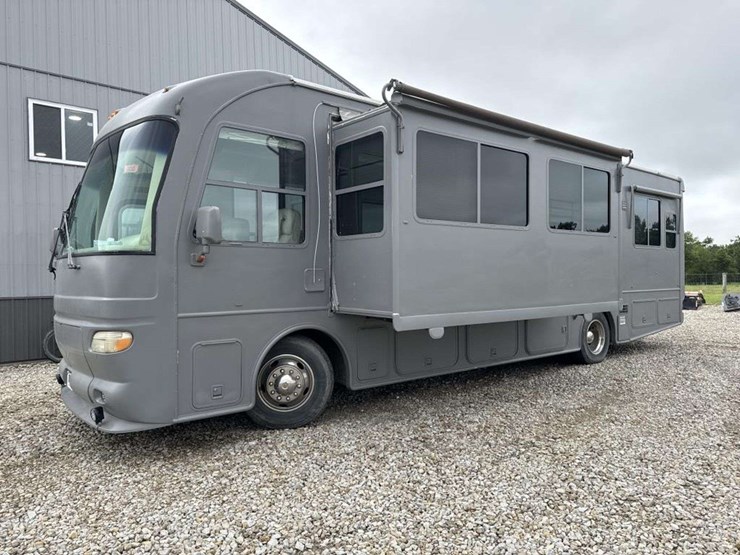 2004-alfa-leisure-see-ya-class-a-motorhome-image-1