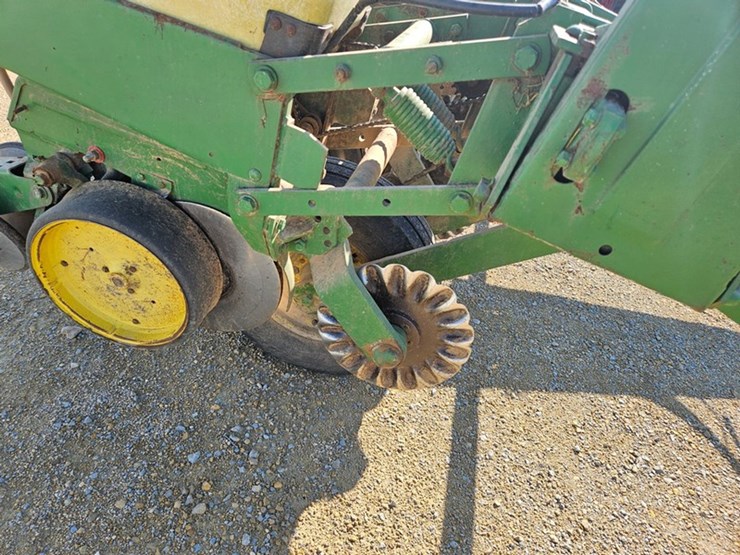 john-deere-7000-image-17
