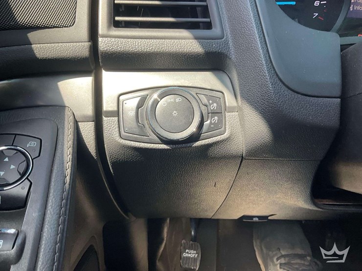 2015-ford-explorer-image-17