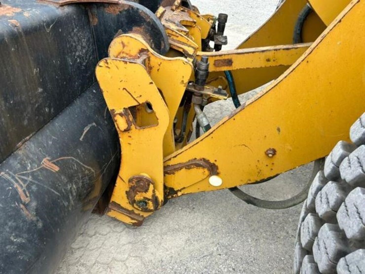 2016-caterpillar-938k-image-61