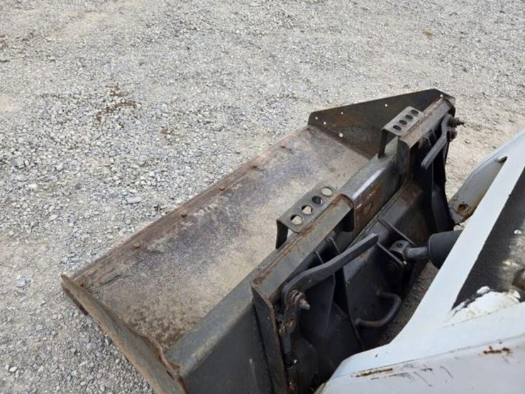 2012-bobcat-s70-image-22