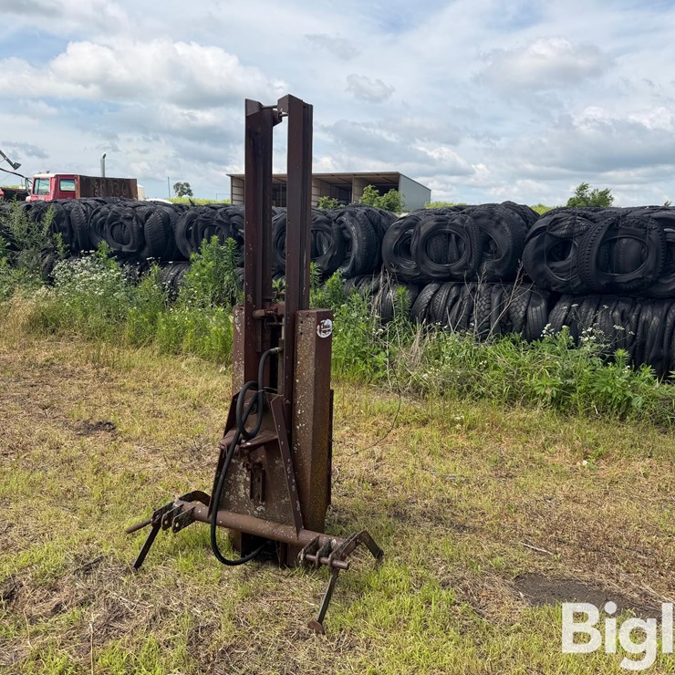 Cherokee Hydraulic Post Driver