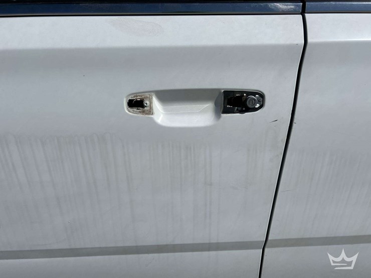 2016-chevrolet-tahoe-image-18