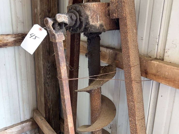 pto-post-hole-digger-with-2-pt-fast-hitch-image-1