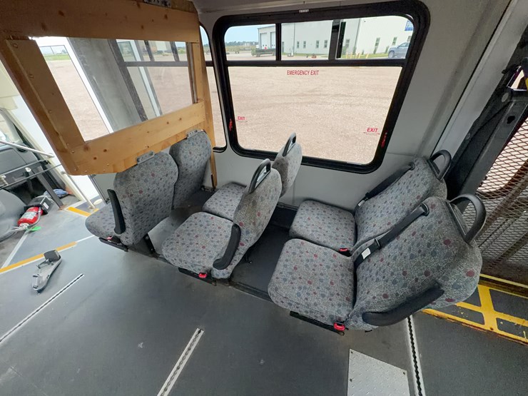 2015-champion-bus-inc.-ch230rl-mini-bus-image-33