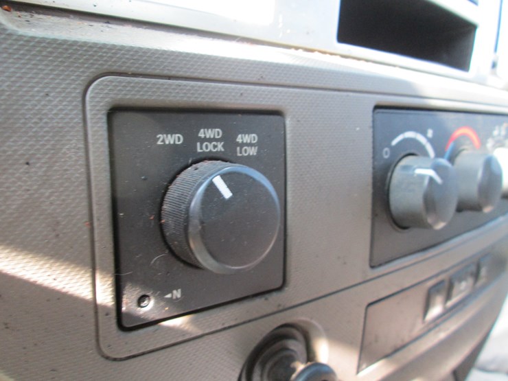 2008-dodge-2500-image-29