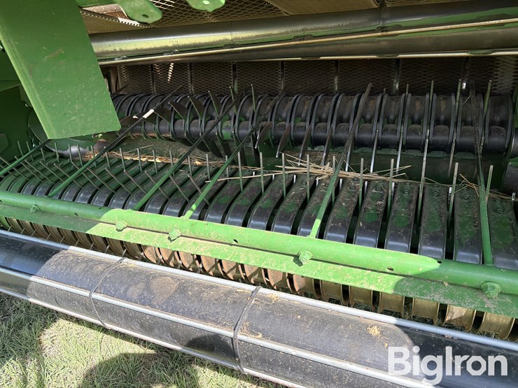 2022-john-deere-560m-image-18