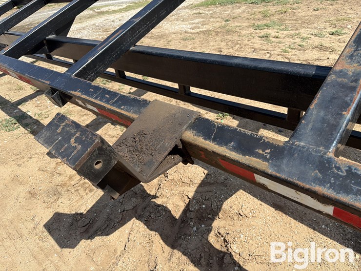 36'-t/a-header-trailer-image-16