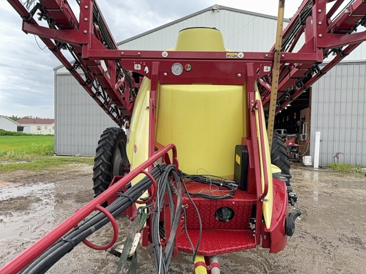 hardi-4000-navigator-sprayer-image-15