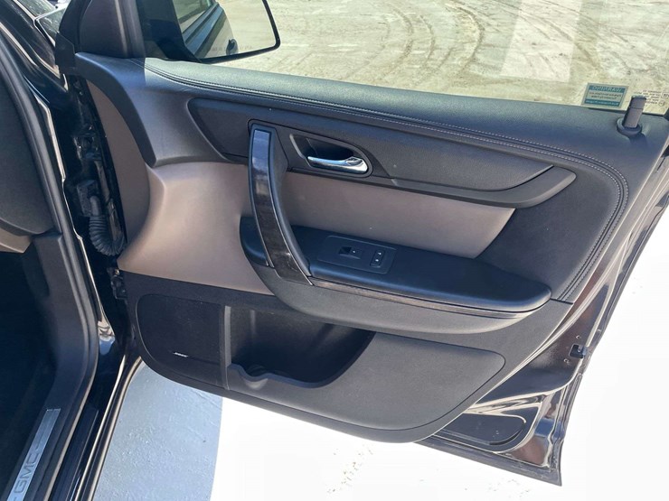 2016-gmc-acadia-image-17