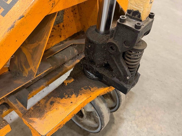 manual-pallet-jack-image-8