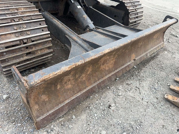 2023-develon-dx89r-excavator-with-2-buckets-image-18