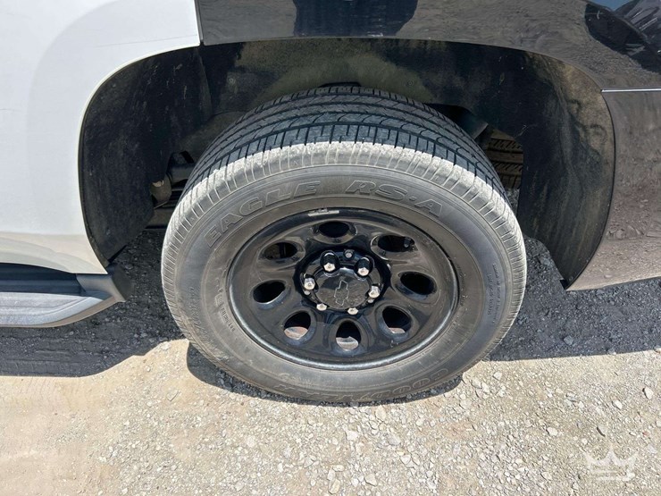 2016-chevrolet-tahoe-image-23