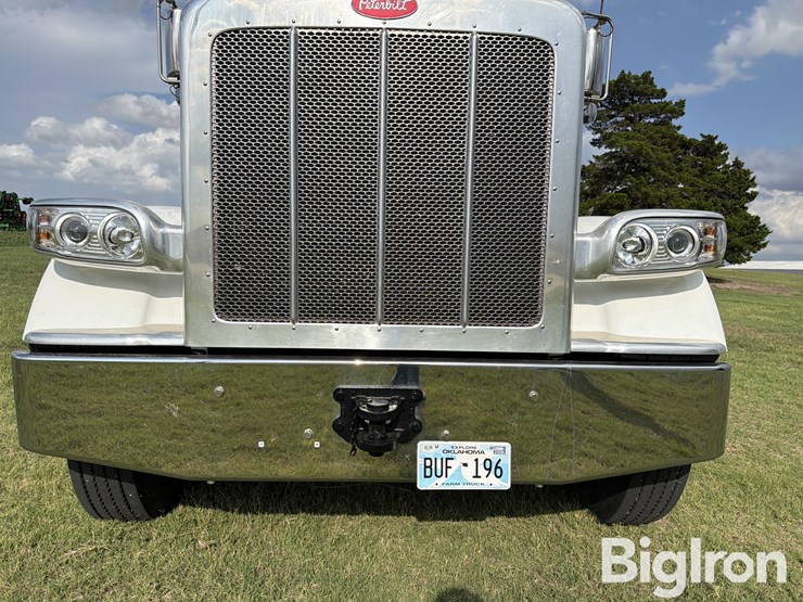 2015-peterbilt-388-image-10