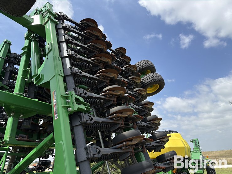 2023-john-deere-n560-image-16