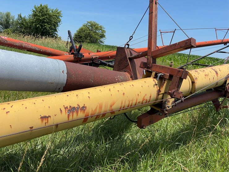 westfield-100-61-grain-auger-with-swing-hopper-image-5