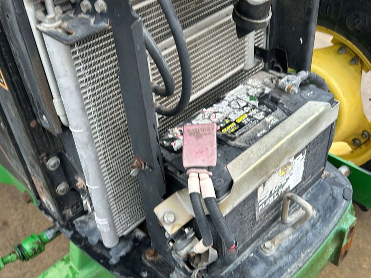 2012-john-deere-5101e-image-42