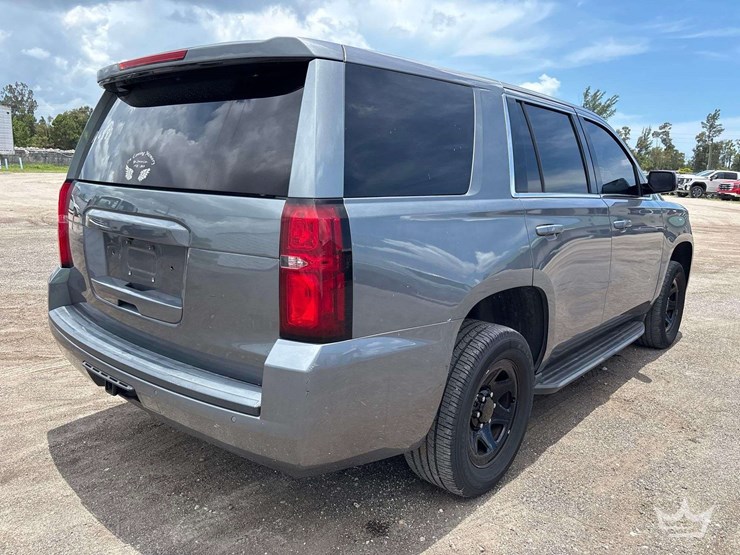 2018-chevrolet-tahoe-image-3