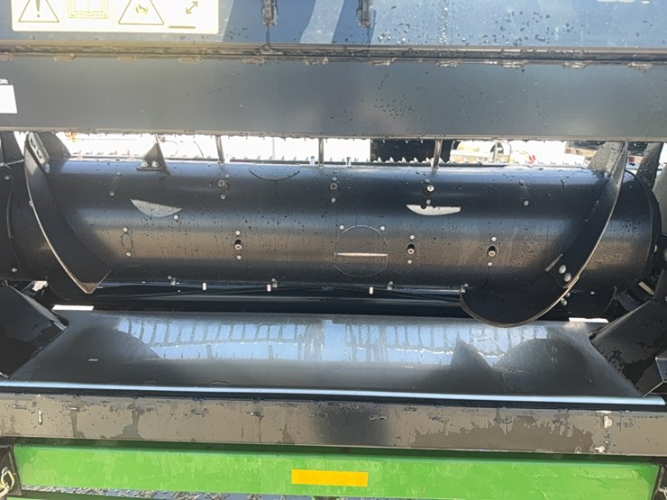 2023-case-ih--fd240-draper-head-image-16