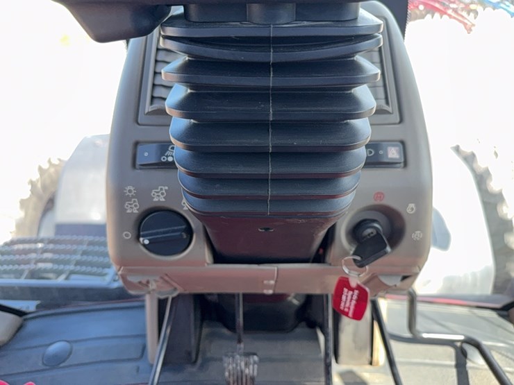 2011-case-ih-magnum-290-image-43