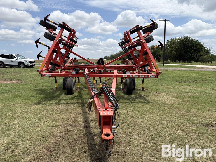 2018-kuhn-4000-25w-25’-field-cultivator-image-2