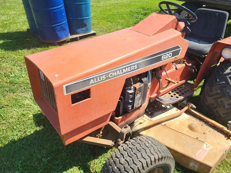 allis-chalmers-620-garden-tractor-w/mower-deck-image-9