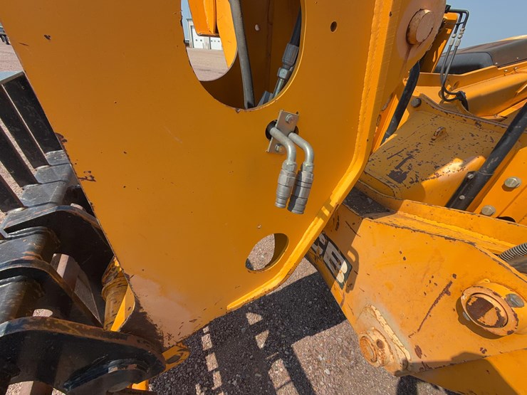 2011-jcb-510-56-image-12
