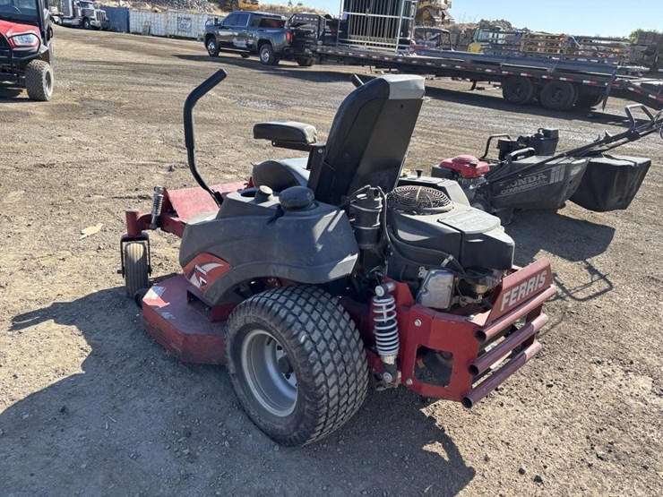2017-ferris-400s-zero-turn-mower-image-4