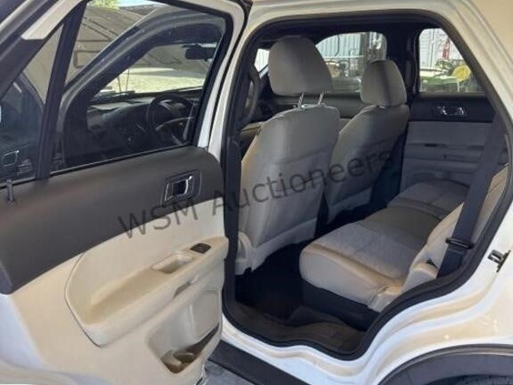 2012-ford-explorer-image-24