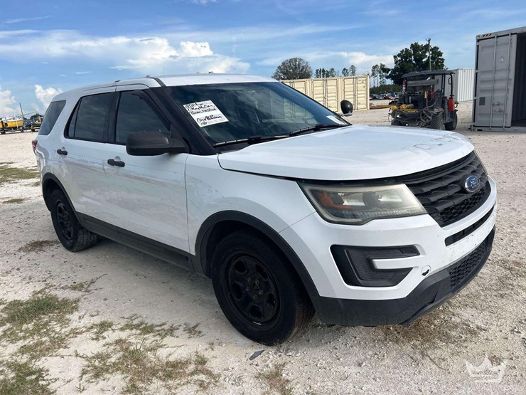 2017-ford-explorer-image-2