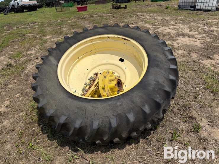john-deere-10-image-2