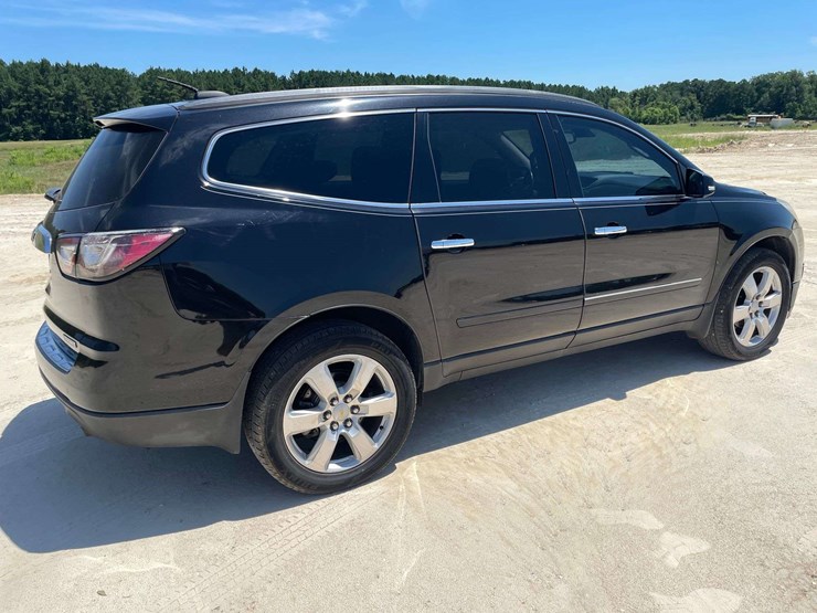 2017-chevrolet-traverse-image-3