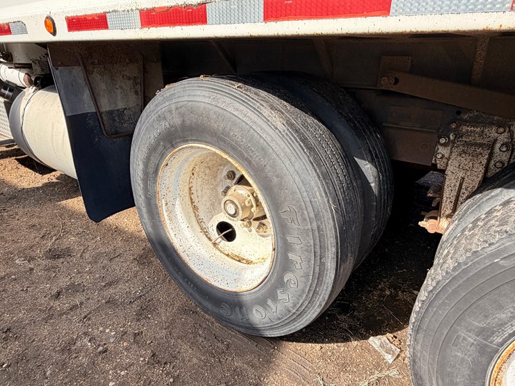 1980-peterbilt-grain-truck-image-5