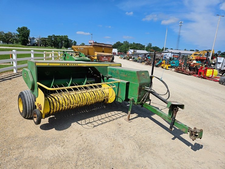 john-deere-346-image-8