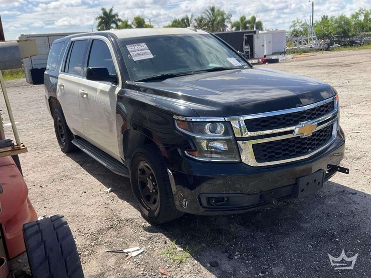 2018-chevrolet-tahoe-image-2