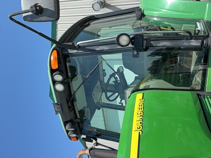 john-deere-7520-image-31