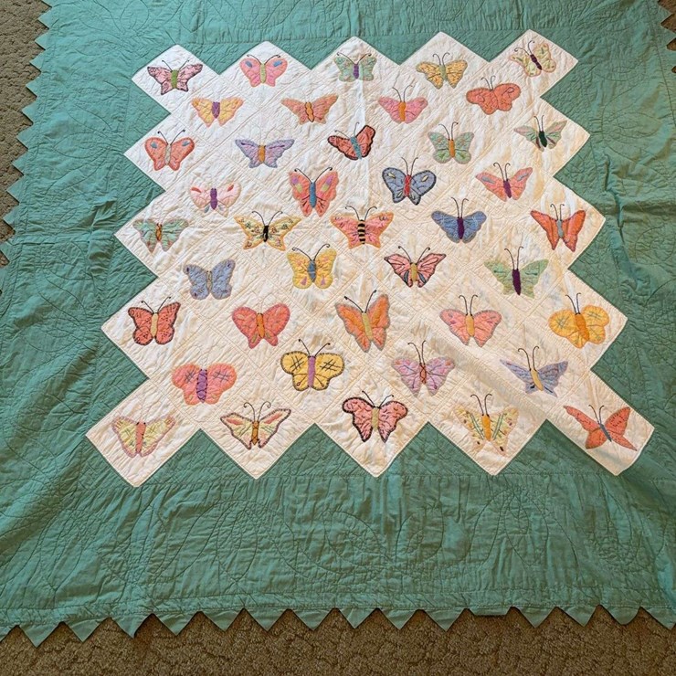Butterfly Applique Quilt with Sage Green Border