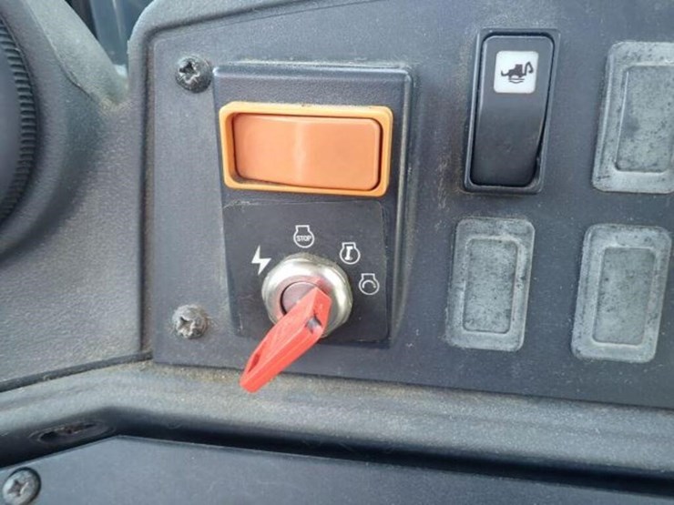 2009-deere-310sj-image-15