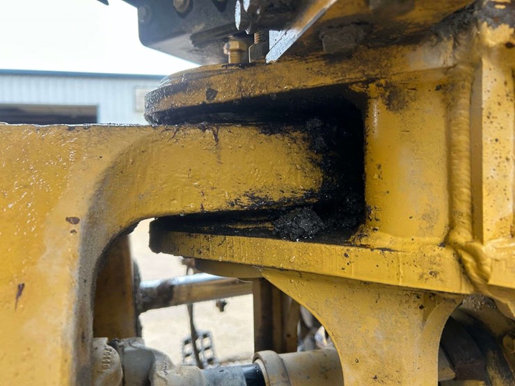 2008-caterpillar-725-image-48