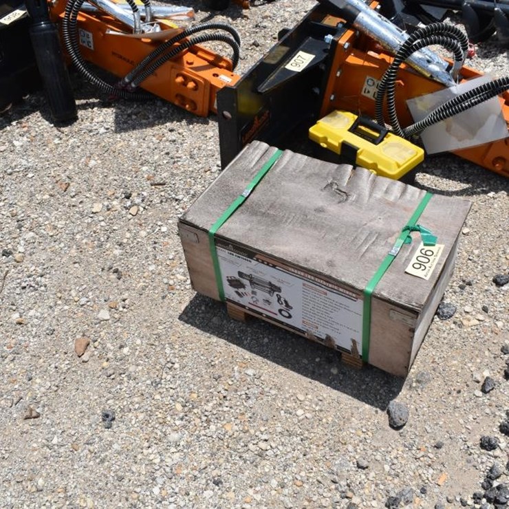 15,000 LB ELECTRIC WINCH
