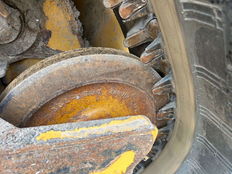 2015-caterpillar-259d-image-22