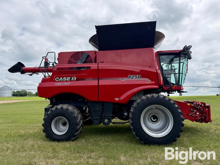 2023-case-ih-8250-image-4