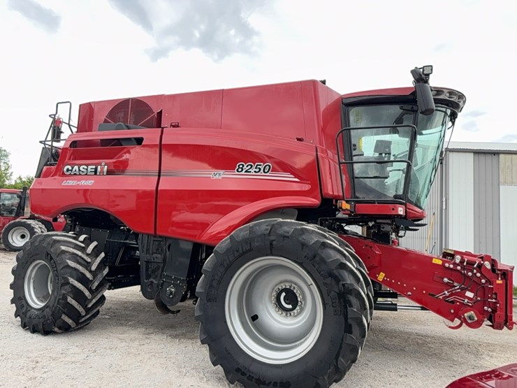 2022-case-ih-8250-image-98