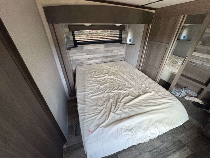 2021-keystone-volante-40'-5th-wheel-travel-trailer-image-26